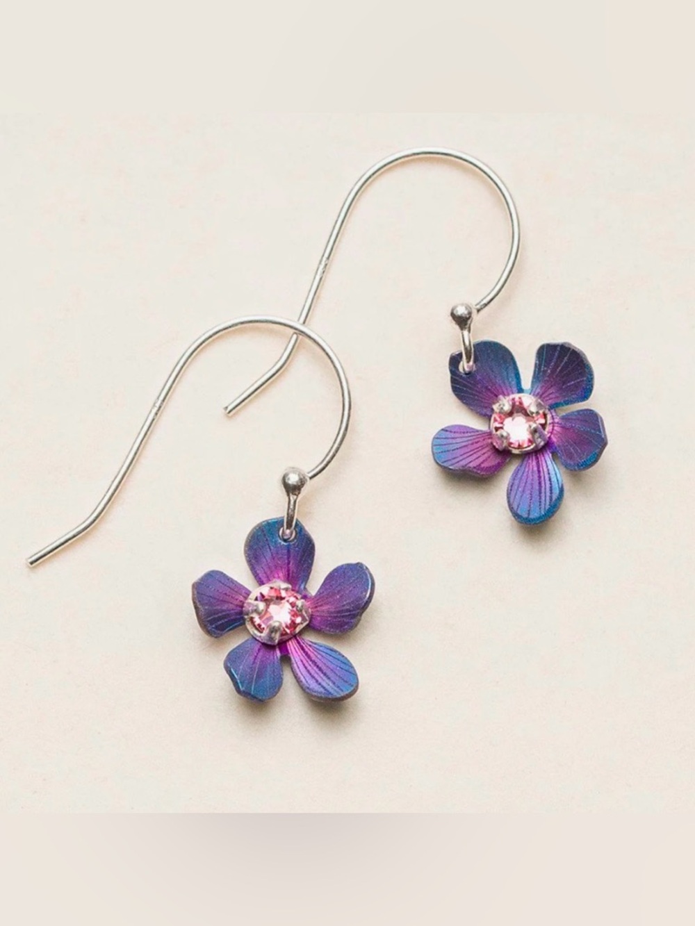 Holly Yashi: Plumeria Petite Drop